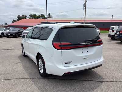 2022 Chrysler Pacifica, $25975. Photo 3