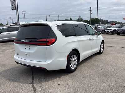 2022 Chrysler Pacifica, $25975. Photo 4