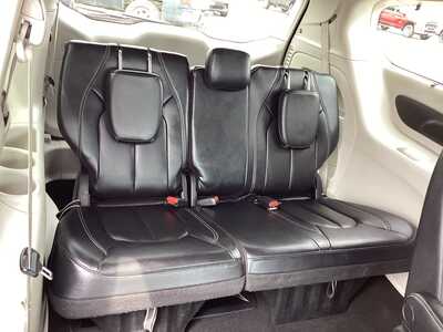 2022 Chrysler Pacifica, $25975. Photo 9