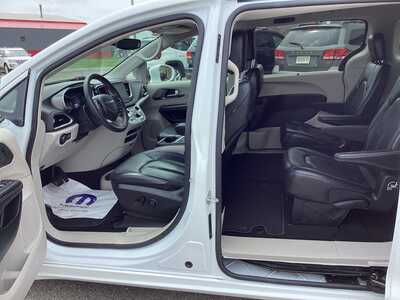 2022 Chrysler Pacifica, $25975. Photo 11