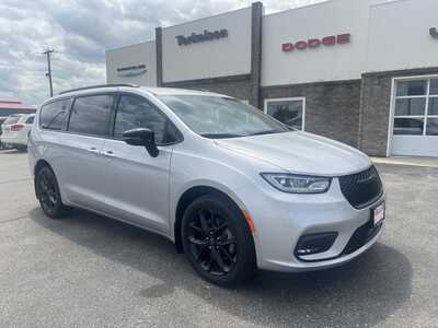 2026 Chrysler Pacifica, $45995. Photo 1