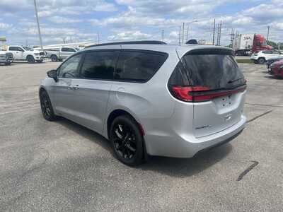2026 Chrysler Pacifica, $45995. Photo 4