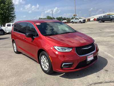 2025 Chrysler Pacifica, $30975. Photo 6