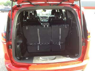 2025 Chrysler Pacifica, $30975. Photo 9
