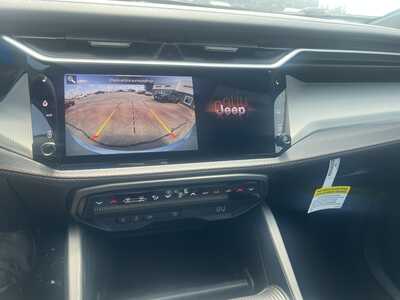 2026 Jeep Cherokee, $38416. Photo 9