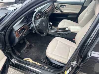 2011 BMW 3 Series, $4975. Photo 6