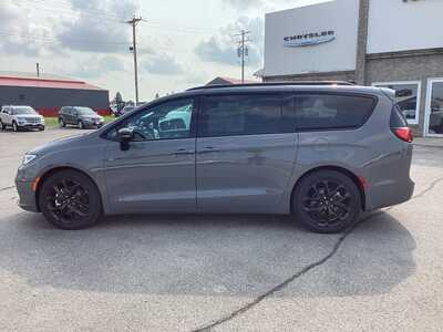 2025 Chrysler Pacifica, $33975. Photo 3
