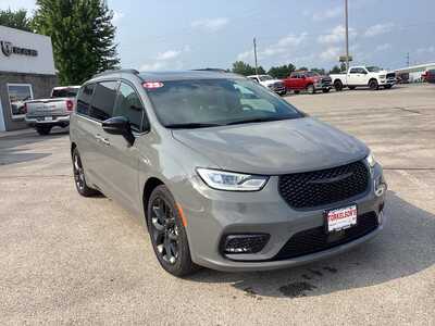 2025 Chrysler Pacifica, $33975. Photo 6