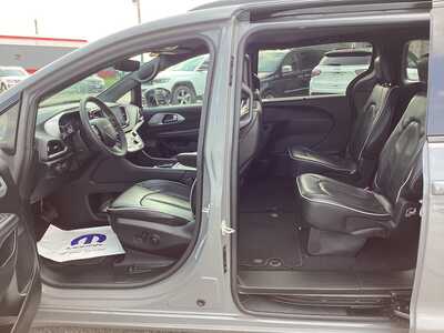 2025 Chrysler Pacifica, $33975. Photo 11