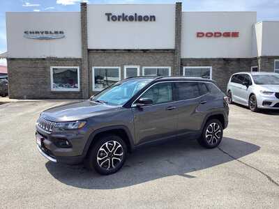 2022 Jeep Compass, $22575. Photo 1