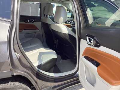 2022 Jeep Compass, $22575. Photo 8