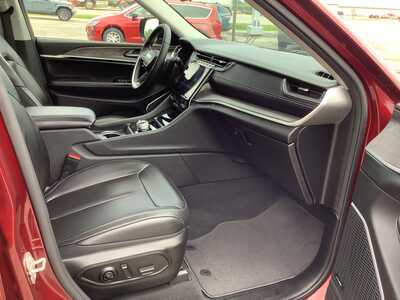 2023 Jeep Grand Cherokee L, $32575. Photo 7