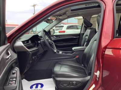 2023 Jeep Grand Cherokee L, $32575. Photo 12