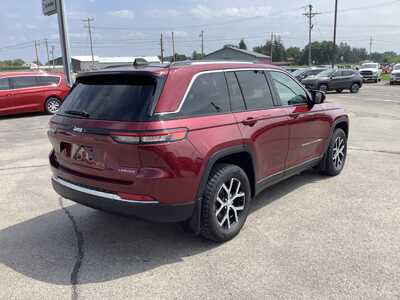 2023 Jeep Grand Cherokee, $24575. Photo 4