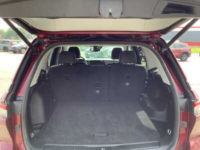 2023 Jeep Grand Cherokee, $24575. Photo 9