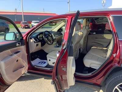 2020 Jeep Grand Cherokee, $20575. Photo 10