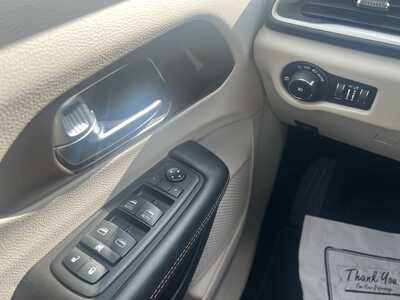 2019 Chrysler Pacifica, $18975. Photo 11