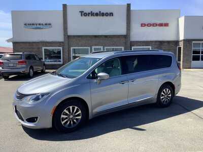 2020 Chrysler Pacifica, $18975. Photo 1