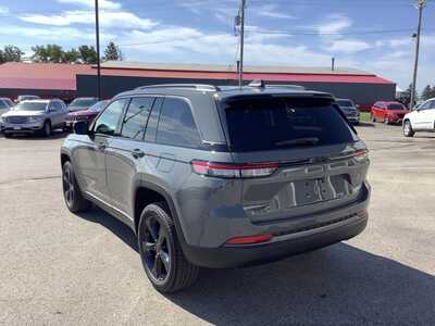 2027 Jeep Grand Cherokee, $50117. Photo 3