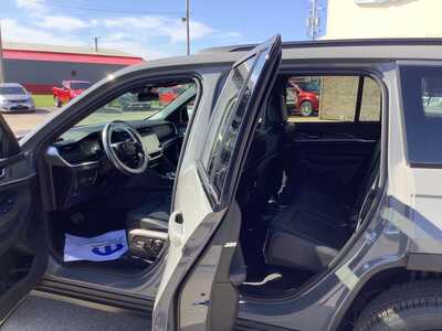 2027 Jeep Grand Cherokee, $50117. Photo 10