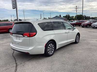 2020 Chrysler Pacifica, $19975. Photo 4