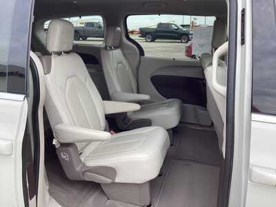 2020 Chrysler Pacifica, $19975. Photo 8
