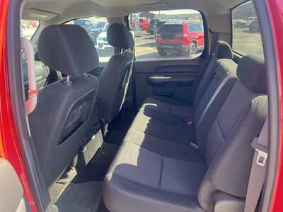 2011 Chevrolet 1500 Crew Cab, $10575. Photo 4