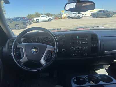 2011 Chevrolet 1500 Crew Cab, $10575. Photo 5