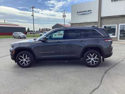 2023 Jeep Grand Cherokee, $27975. Photo 2