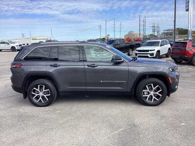 2023 Jeep Grand Cherokee, $27975. Photo 5