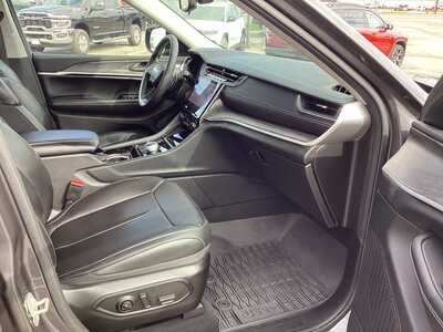 2023 Jeep Grand Cherokee, $27975. Photo 7