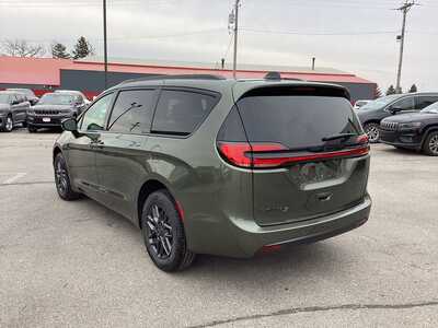 2027 Chrysler Pacifica, $49459. Photo 3