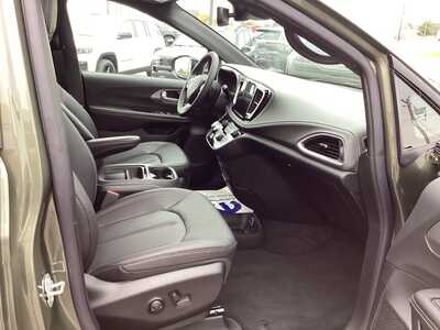 2027 Chrysler Pacifica, $49459. Photo 7