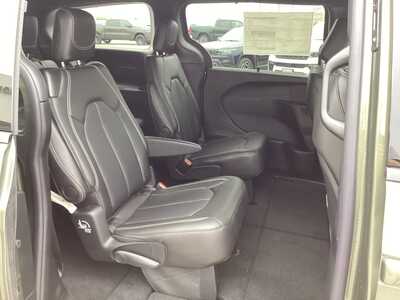 2027 Chrysler Pacifica, $49459. Photo 8