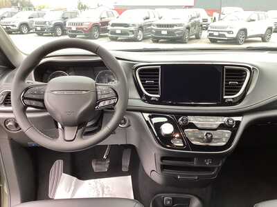 2027 Chrysler Pacifica, $49459. Photo 12