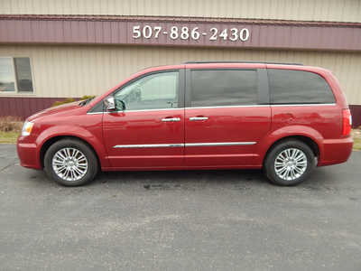 2016 Chrysler Town & Country, $12500. Photo 4