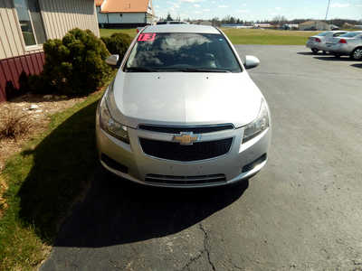2013 Chevrolet Cruze, $6995. Photo 3