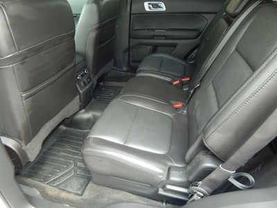 2015 Ford Explorer, $13950. Photo 6