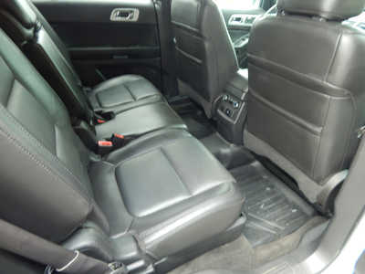 2015 Ford Explorer, $13950. Photo 9