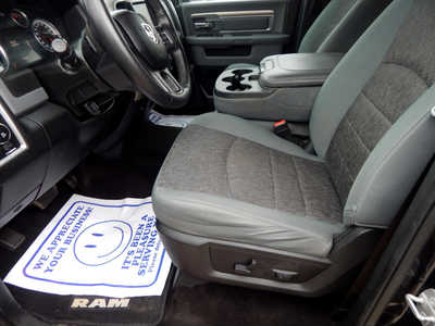 2017 RAM 1500 Crew Cab, $12900. Photo 5