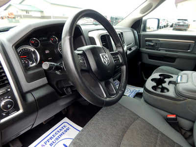 2017 RAM 1500 Crew Cab, $12900. Photo 9