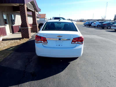 2011 Chevrolet Cruze, $6995. Photo 3