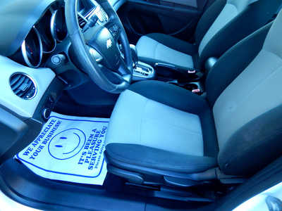 2011 Chevrolet Cruze, $6995. Photo 5