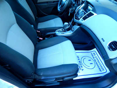2011 Chevrolet Cruze, $6995. Photo 7