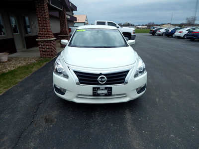 2015 Nissan Altima, $8995. Photo 2