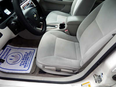 2008 Chevrolet Impala, $7995. Photo 7