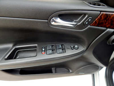 2016 Chevrolet Impala, $3995. Photo 6