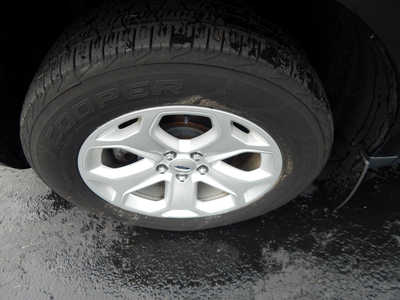 2013 Ford Edge, $5995. Photo 5