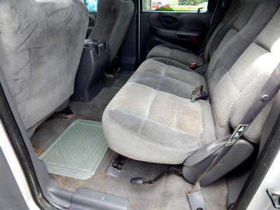 2001 Ford F150 Crew Cab, $4995. Photo 8