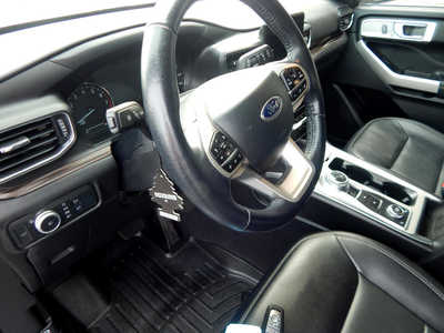 2022 Ford Explorer, $24950. Photo 7